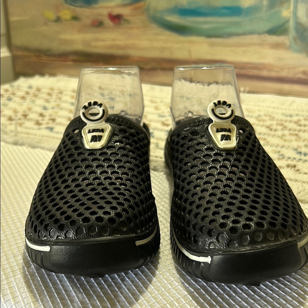 LEDA Black Mesh Slip-On Shoes size 8